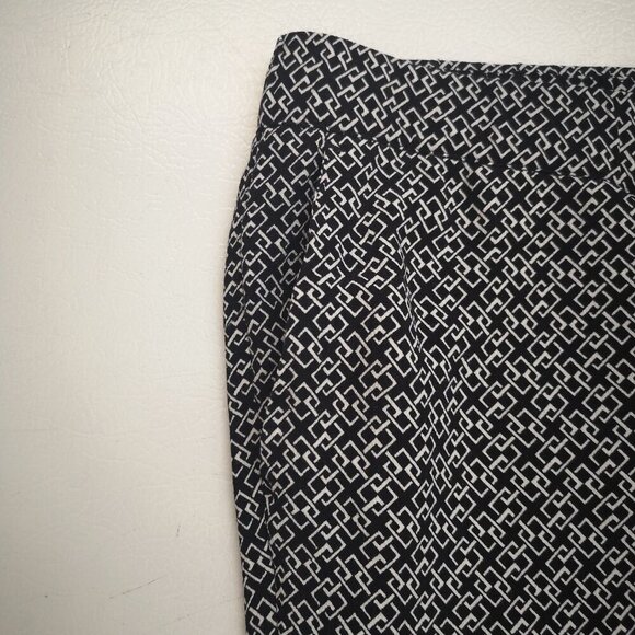 Olsen Europe Lisa Ladies Size Medium Lightweight Black & White Pattern Pants - Picture 8 of 11